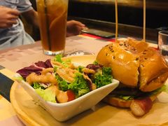 牛肉培根汉堡-遇见西木美式餐厅(体育路店)