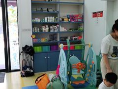 -蓝鲸奇亲子游泳俱乐部