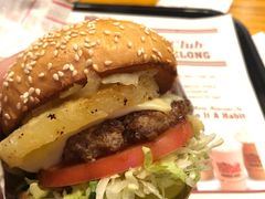 -The Habit Burger Grill 哈比特汉堡(复兴soho店)
