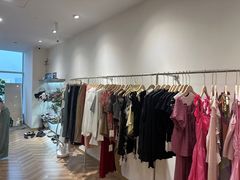 -眷顾自助服装工作室(中南金石国际广场A座店)