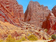 -天山神秘大峡谷