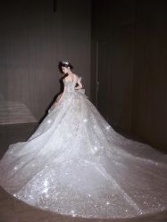 -不晚国际婚纱礼服