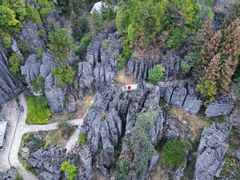 -梭布垭石林景区