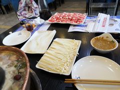 -楼外楼大刀肉传统火锅居(幸福街店)