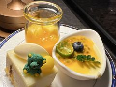 -亚洲国际大酒店·云顶阁旋转自助餐厅