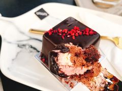 -UNI UNI(环亚凯瑟琳店)