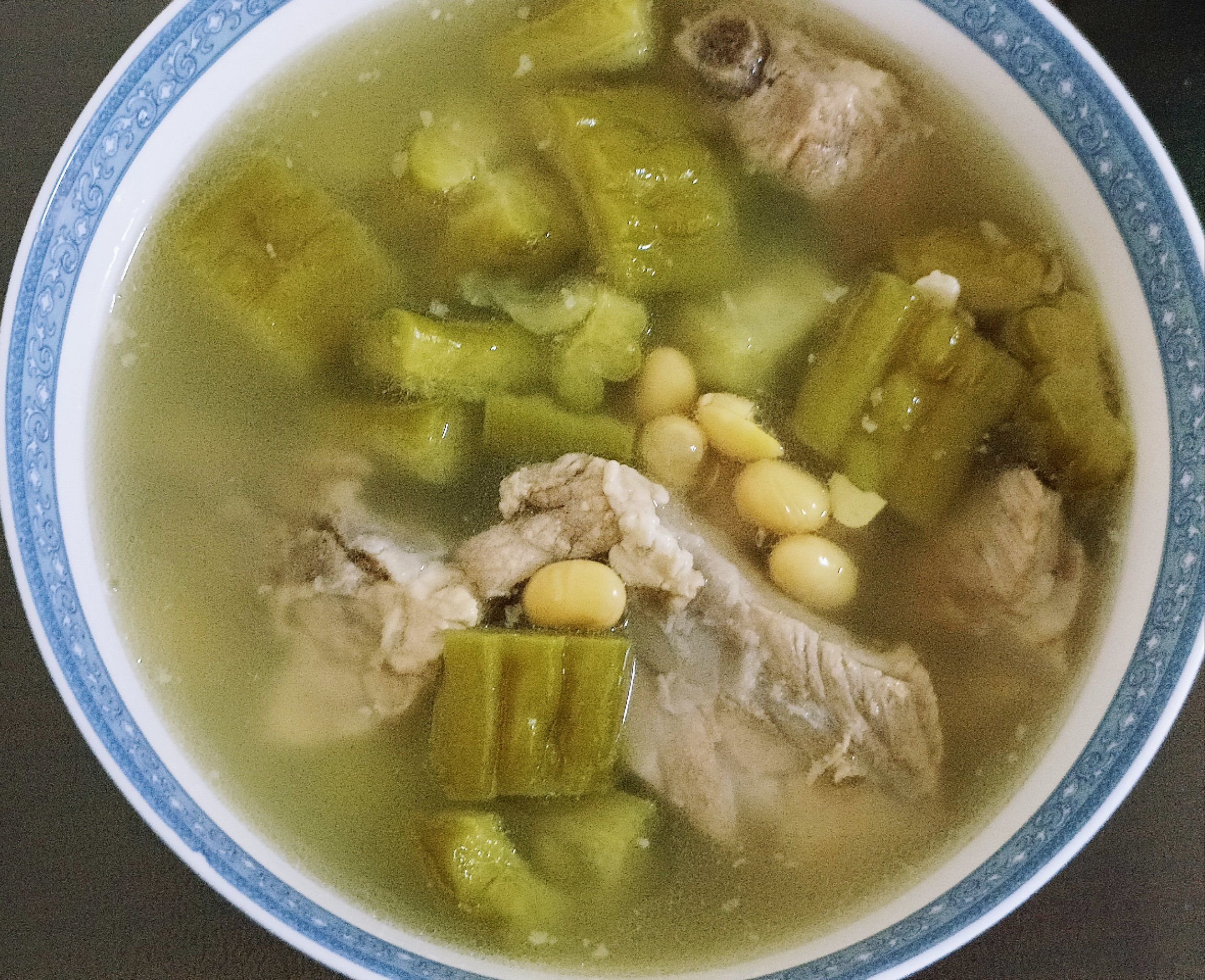夏日靓汤:苦瓜黄豆排骨汤