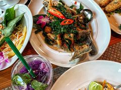 -Chom Cafe and Restaurant