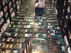 -钟书阁(松江泰晤士小镇店)