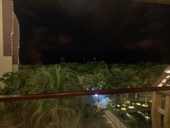 -三亚湾海居铂尔曼度假酒店