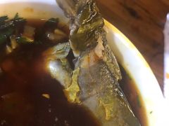 三角枫-金海椒罐罐鲢鱼(东方桂苑店)