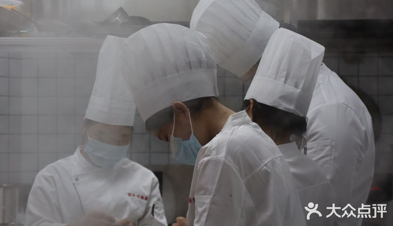 杭州首家点酥娘就在奥体印象城，一起去try。 