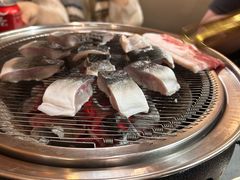 -围炉肉舍•炭烤活鳗•丹东海鲜烤肉(步行街店)