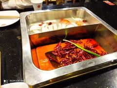 -百年川椒重庆老火锅(光谷店)