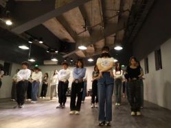 -CASTER跳舞俱乐部