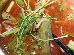 -野山舂·贵州现舂酸汤牛肉(民生路店)