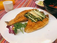 傣家香茅草烤鲈鱼-香巴拉云南餐厅(华莱坞店)