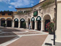 -佛罗伦萨小镇广佛名品奥特莱斯(疏港路店)