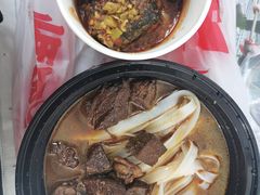 -霸蛮湖南菜·牛肉粉(荣京西街店)