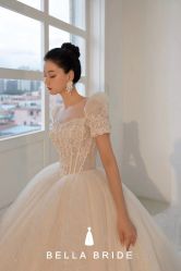 -Lady  Jane高端婚纱礼服馆