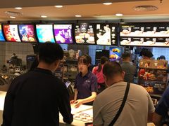 -麦当劳(新城市广场店)