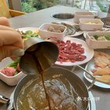 牛肉火锅…好癫‼️居然有咖啡锅底…还巨好吃