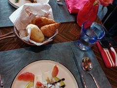 -YUE·6·西式融合餐厅(外滩六号店)