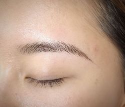 -一个差评成就的纹眉店