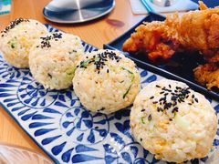 金枪鱼手抓饭饭团-小岛餐厅