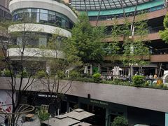-瑞虹新天地月亮湾