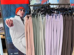 -lululemon(上海浦东IFC店)