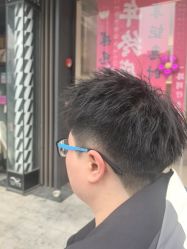 -摩登时代美发沙龙