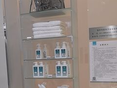 -福奈特洗衣·洗鞋·奢侈品护理(苏河湾店)