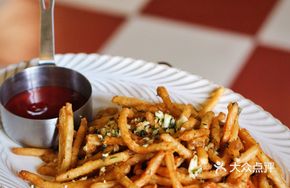 Rosemary Garlic Thin Potato Fries