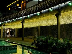 -茅草房·河畔园林火锅