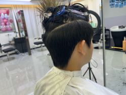 -V7 HAIR SALON