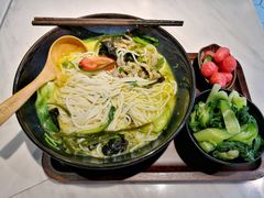 金汤肥牛豚骨米线-蒙小妹骨汤饭.米线(新光路店)