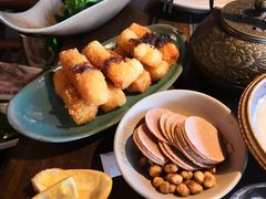 -老牌坊云南鱼豆花火锅(哈西万达店)