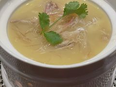 浓汤鱼翅羹-香山家宴