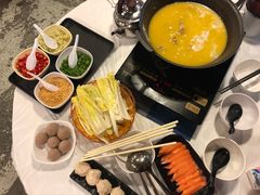 -鲜入围煮花胶鸡海鲜火锅