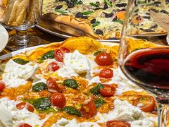 -JINNS锦时 steak&pizza(浸信会礼拜堂旧址店)