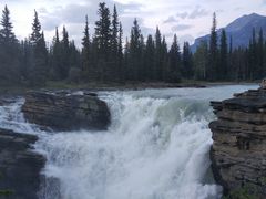 -阿萨巴斯卡瀑布观景点