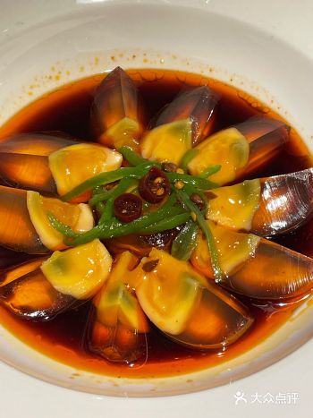 这里整体菜品优点很多，而且两个人这个价格真的很划算