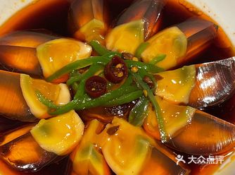 这里整体菜品优点很多，而且两个人这个价格真的很划算