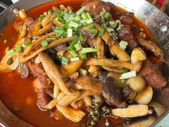 -南渝食府.墨脱石锅松茸鸡