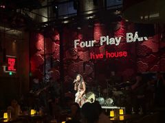 -FOUR PLAY BAR