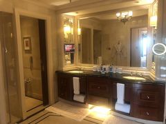 -广州富力丽思卡尔顿酒店