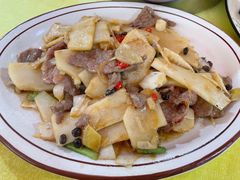 竹笋炒肉-红炎炎农家菜老字号(金水台店)