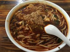 小碗粗米线加帽加臭豆腐-铁朋小锅米线(玉川巷店)