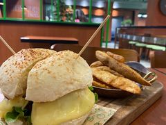 超厚芝士牛肉汉堡-魏斯理汉堡(西安沣东吾悦店)